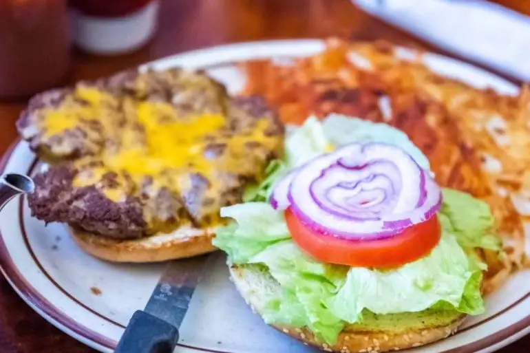 burger at dudley's Oldtown in Salinas ca