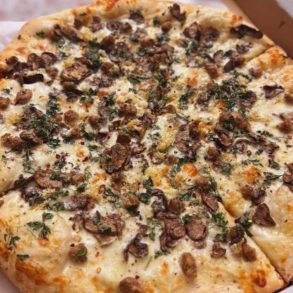 pizza at tarantino's pizzeria in Pasadena California