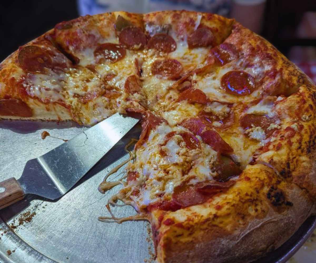 grandma Tony's pizza at tarantino's pizzeria in Pasadena CA