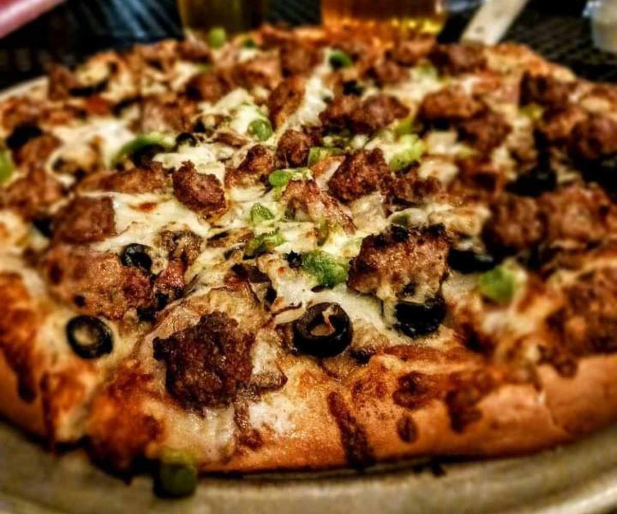 Mike's top ten pizza at fat Mike's pizza in elk Grove california
