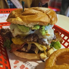 burger at ozzie's grill in santa Rosa california