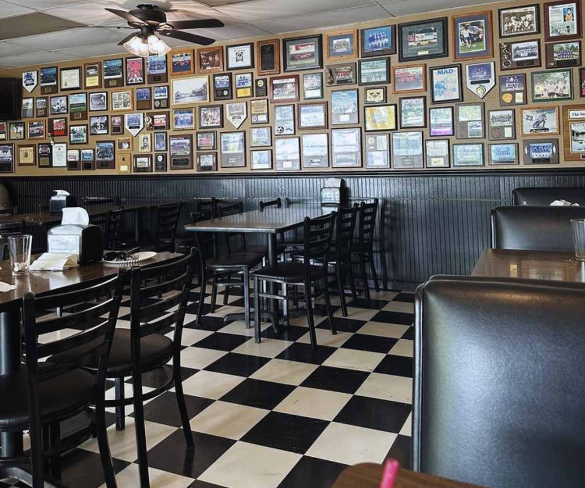 inside fat Mike's pizza in elk Grove CA