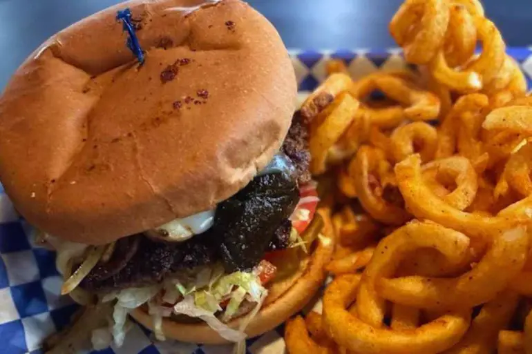 burger at jimmy's burgers in Grand prairie Texas