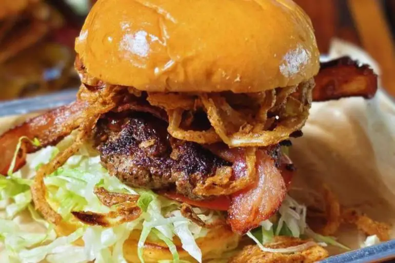smokehouse burger at burger bench in Escondido CA