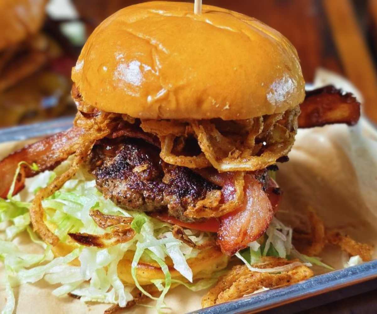 smokehouse burger at burger bench in Escondido CA