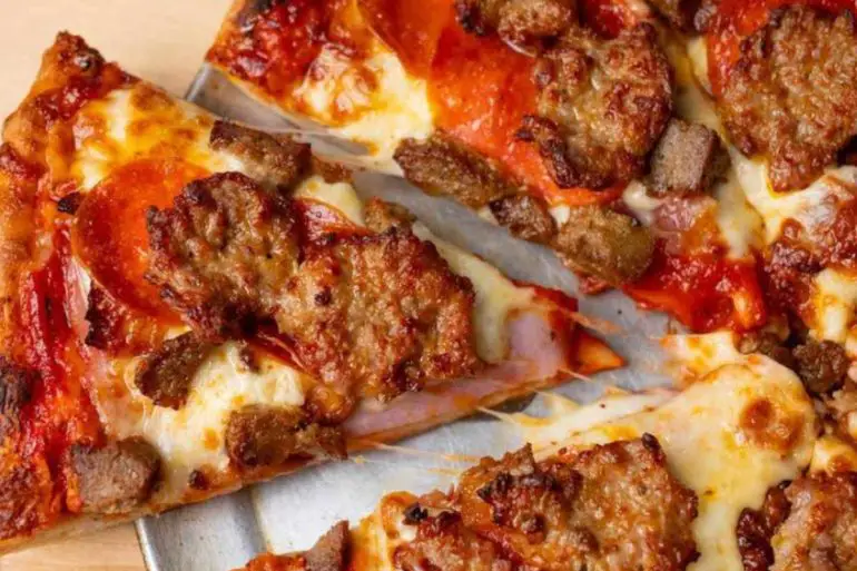 pizza at mama julianne's in Strongville Ohio