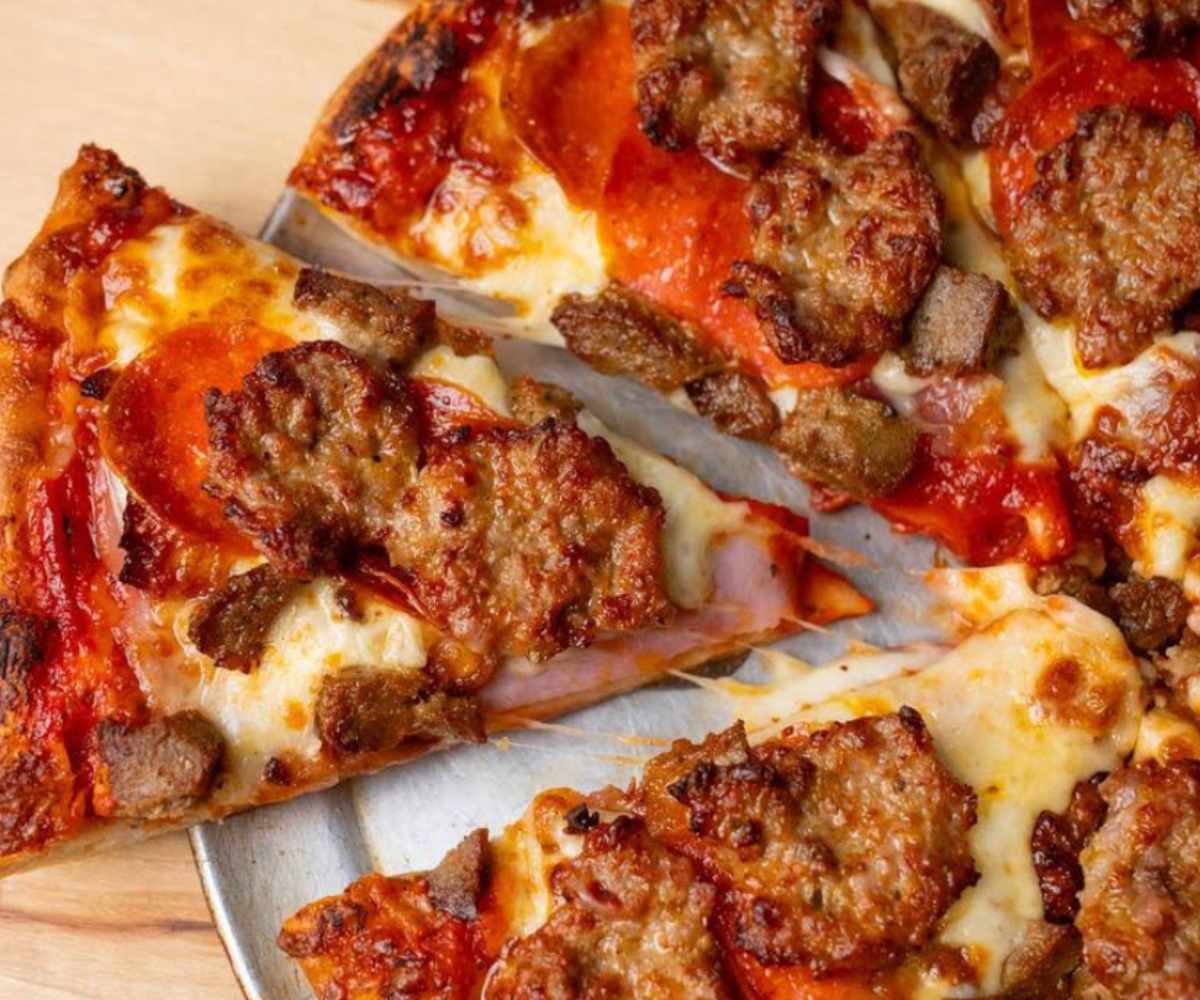 pizza at mama julianne's in Strongville Ohio