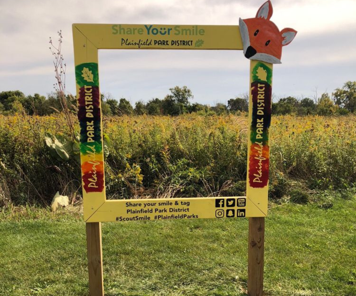 Picture frame spot for visitors