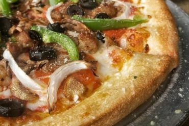 Amore combo 12', hard cider, garlic balls in PizzAmore located in Albany, OR.