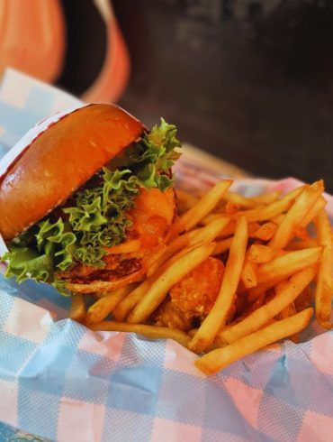 impossible single burger at Monty's Good Burger in Los Angeles, CA