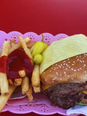 Photos for Dave's Burgers