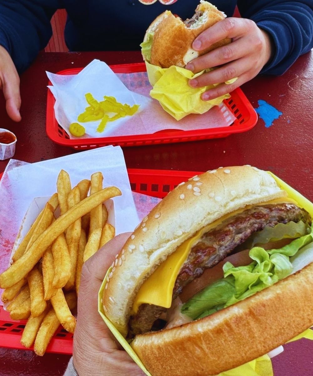 Photos for Dave's Burgers