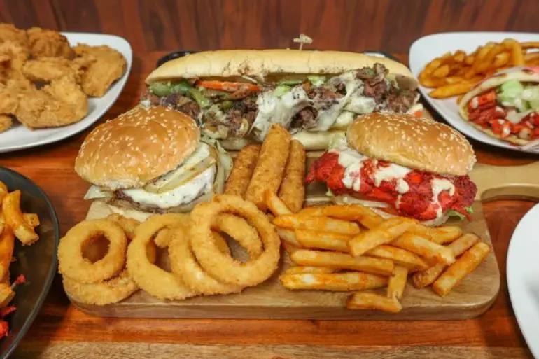 Cheese burger, mozarella Sticks, onion rings, seasoned fries, Chopped Cheese, grill chicken sandwich at Crispy Halal located in Allentown, Pennsylvania.