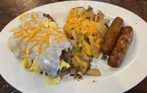 Country Beny at Mom & Pops located in Norfolk, Virginia