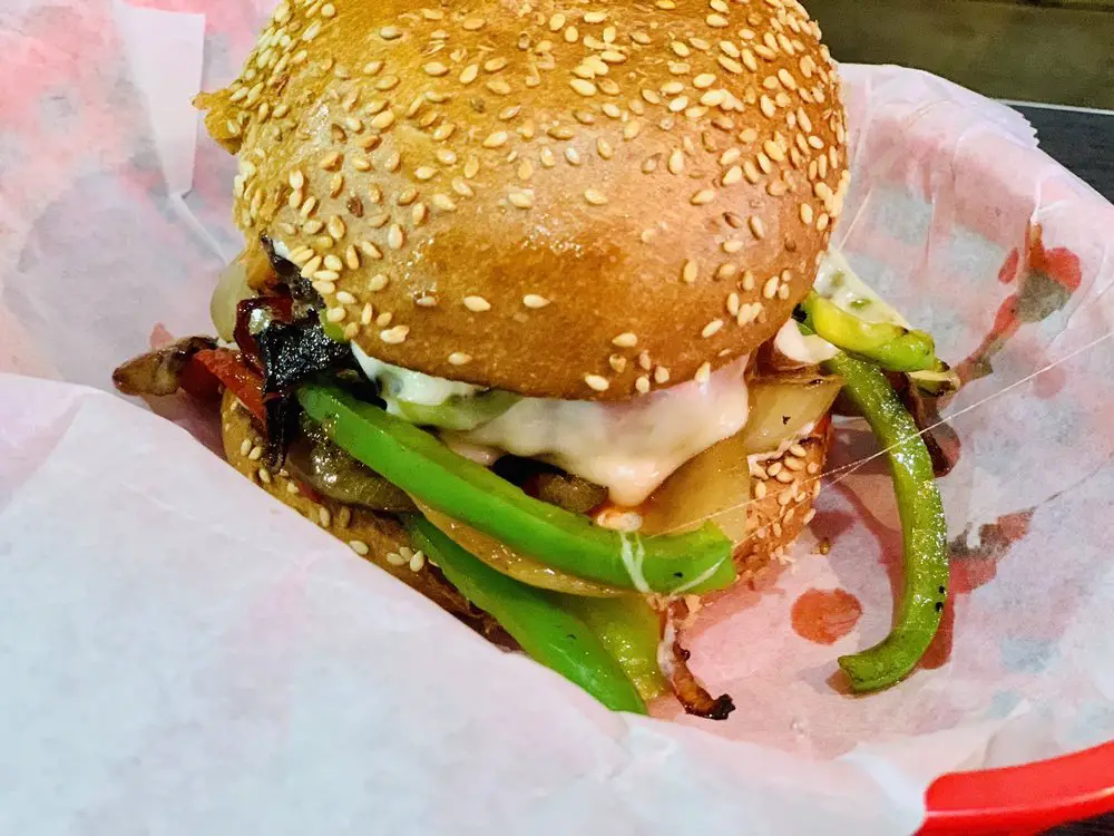 PEARL'S DELUXE BURGERS