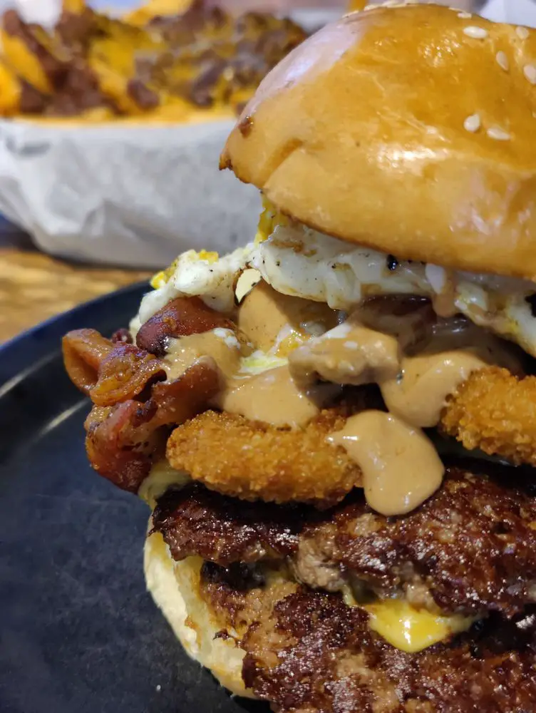 ZOMBIE BURGER + DRINK LAB