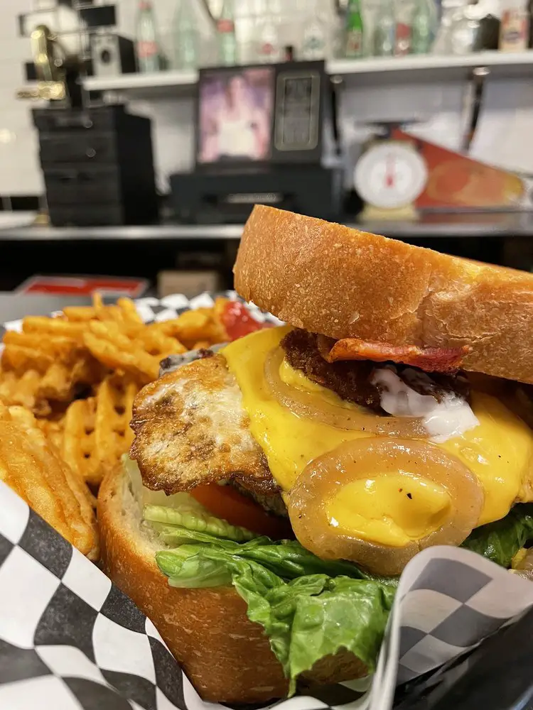 STANTON'S CITY BITES Burger, Cowboy burger Half pound patty