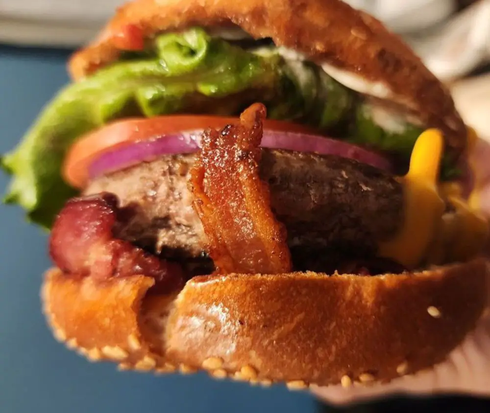 PEARL'S DELUXE BURGERS