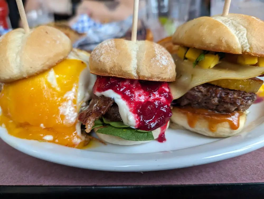 TYCOON FLATS - N ST MARYS STRIP Burger