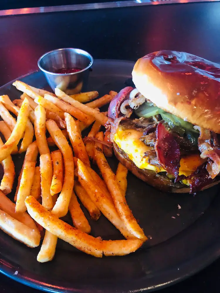SMOKE & FIRE Burger