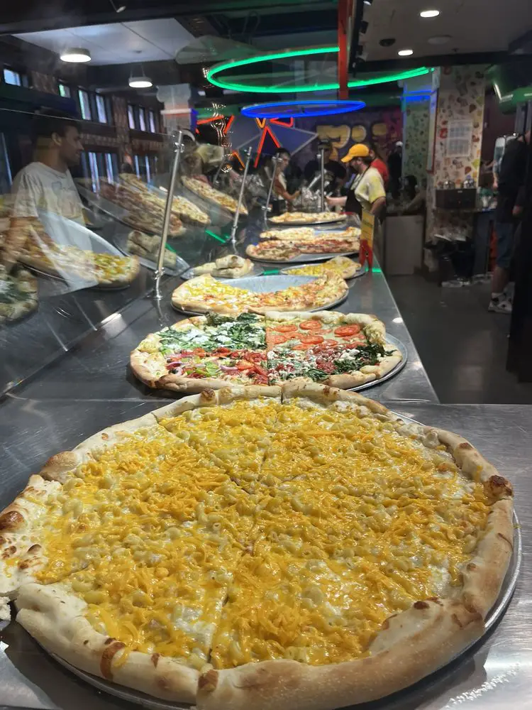 IAN’S PIZZA MADISON | STATE STREET