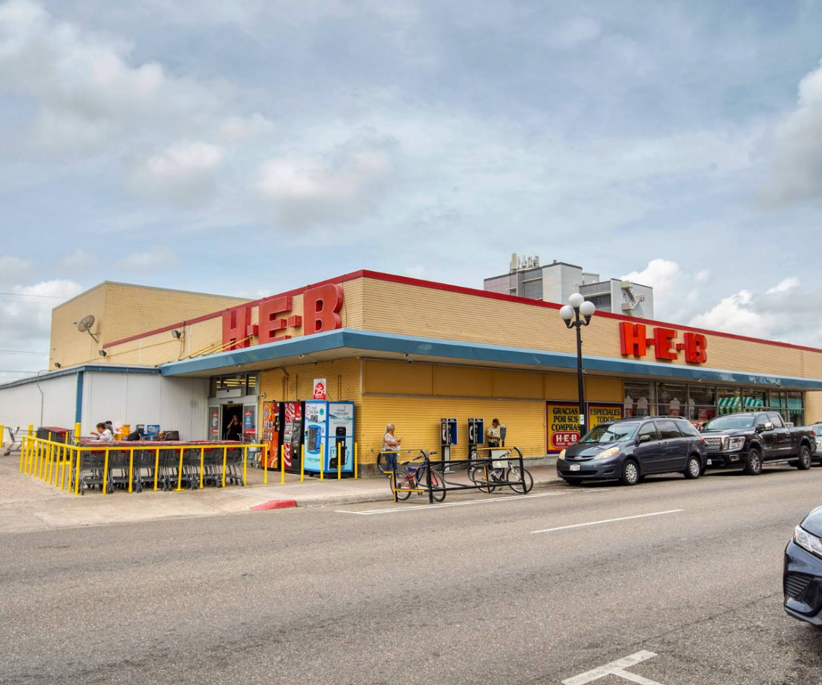 H.E.B Store outlet inside the city