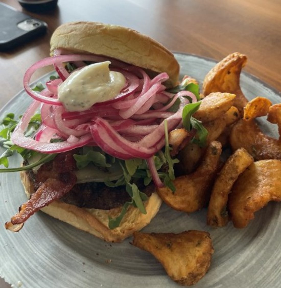Hamburger El Che Burger in Asadoras Argentinas Burgers located in Oswego, IL.