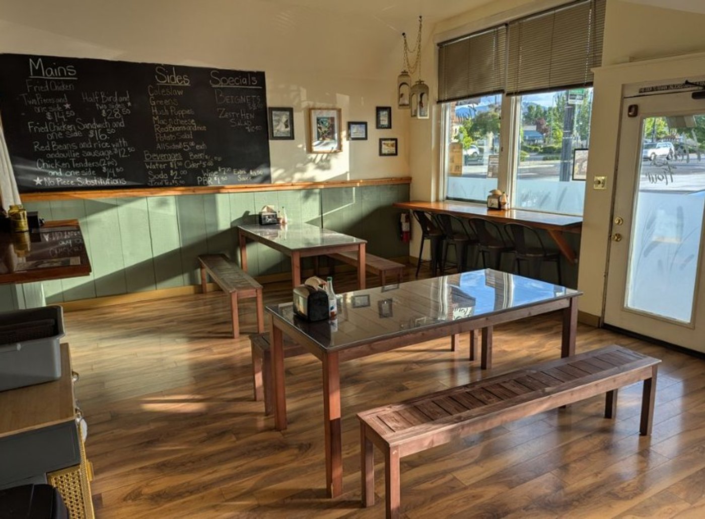 Inside Hen & Flour located in Medford, OR