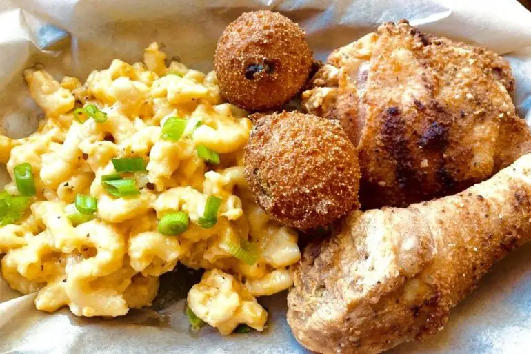Mac and Cheese With Fried Chicken in Hen & Flour located in Medford, OR.