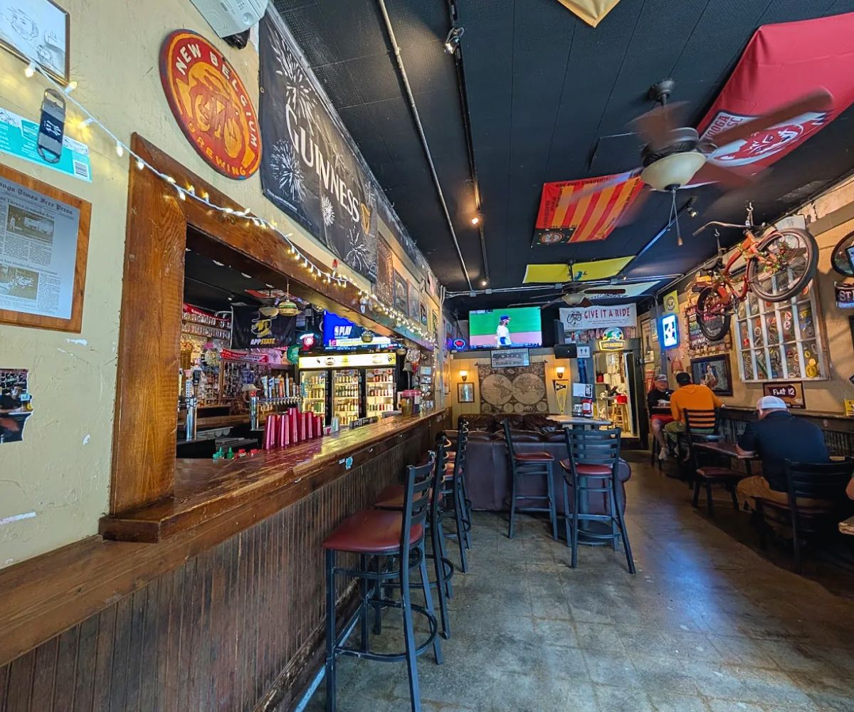 dining area at Tremont Tavern in Chattanooga, Tennessee