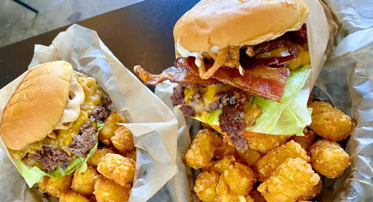 Samburger and Old Fashioned at Mess Hall in Wilmington, North Carolina