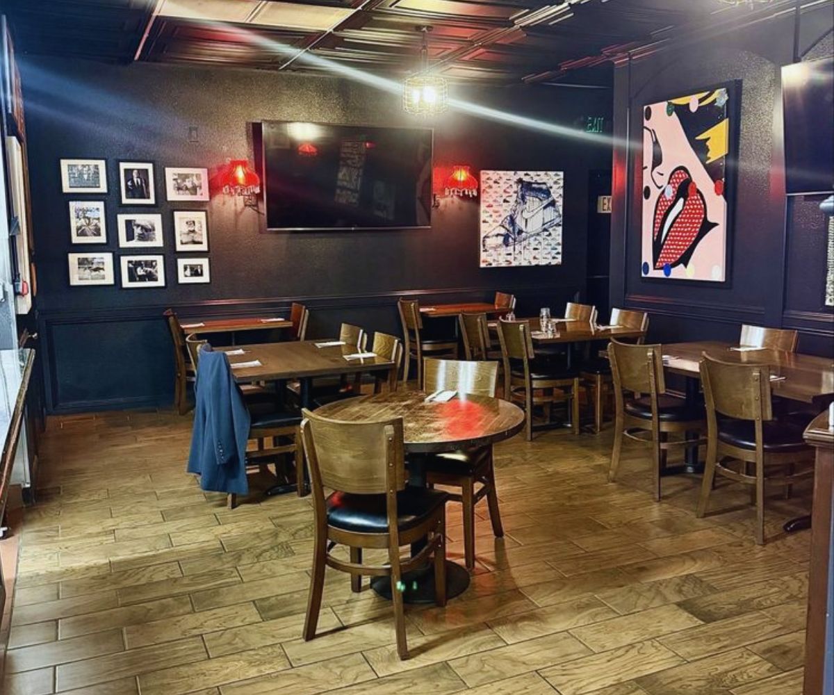 Dining area at Giorgios at Parkway Buellton, CA