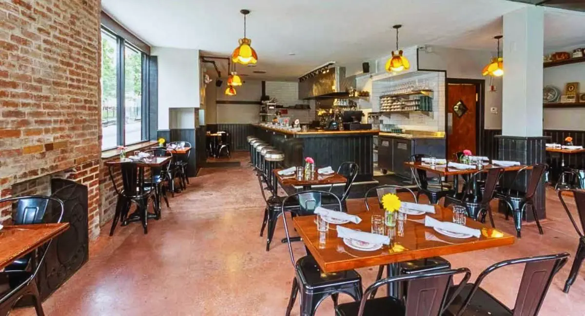 dining area at Alyce in Jersey City, New Jersey