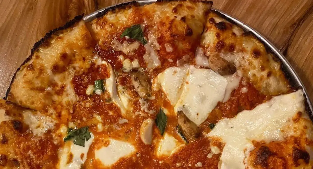 pizza at HenriettaHaus in detroit mi