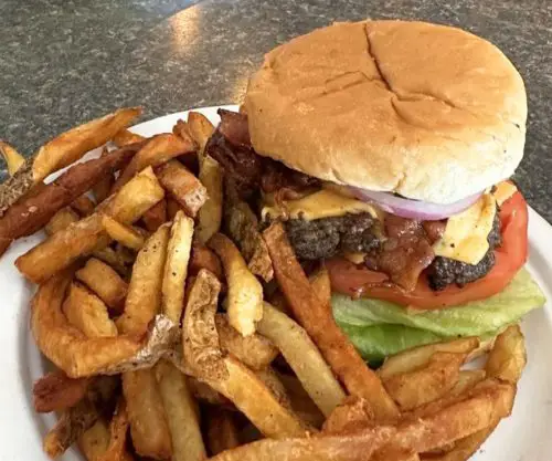 Bacon Cheeseburger at Steve's Burgers in Garfield, New Jersey
