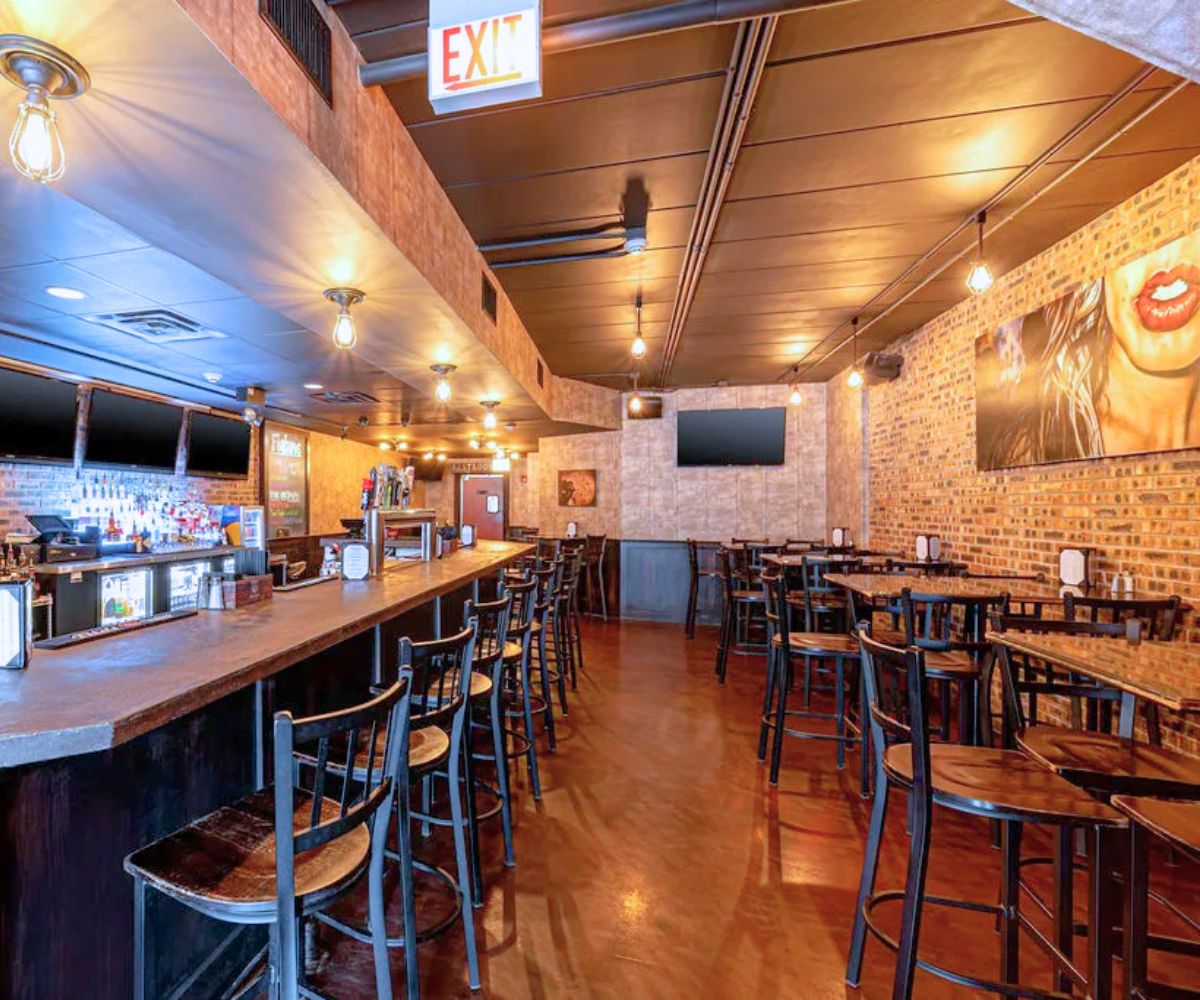 Interior of Jackson Avenue Pub in Naperville, IL