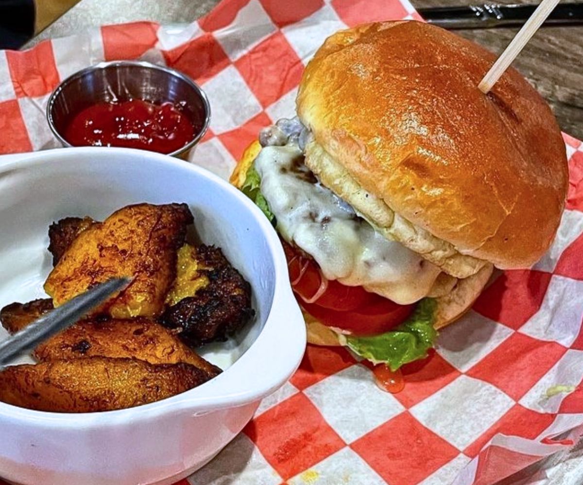 944 Smash at Lola's in Roswell, Georgia