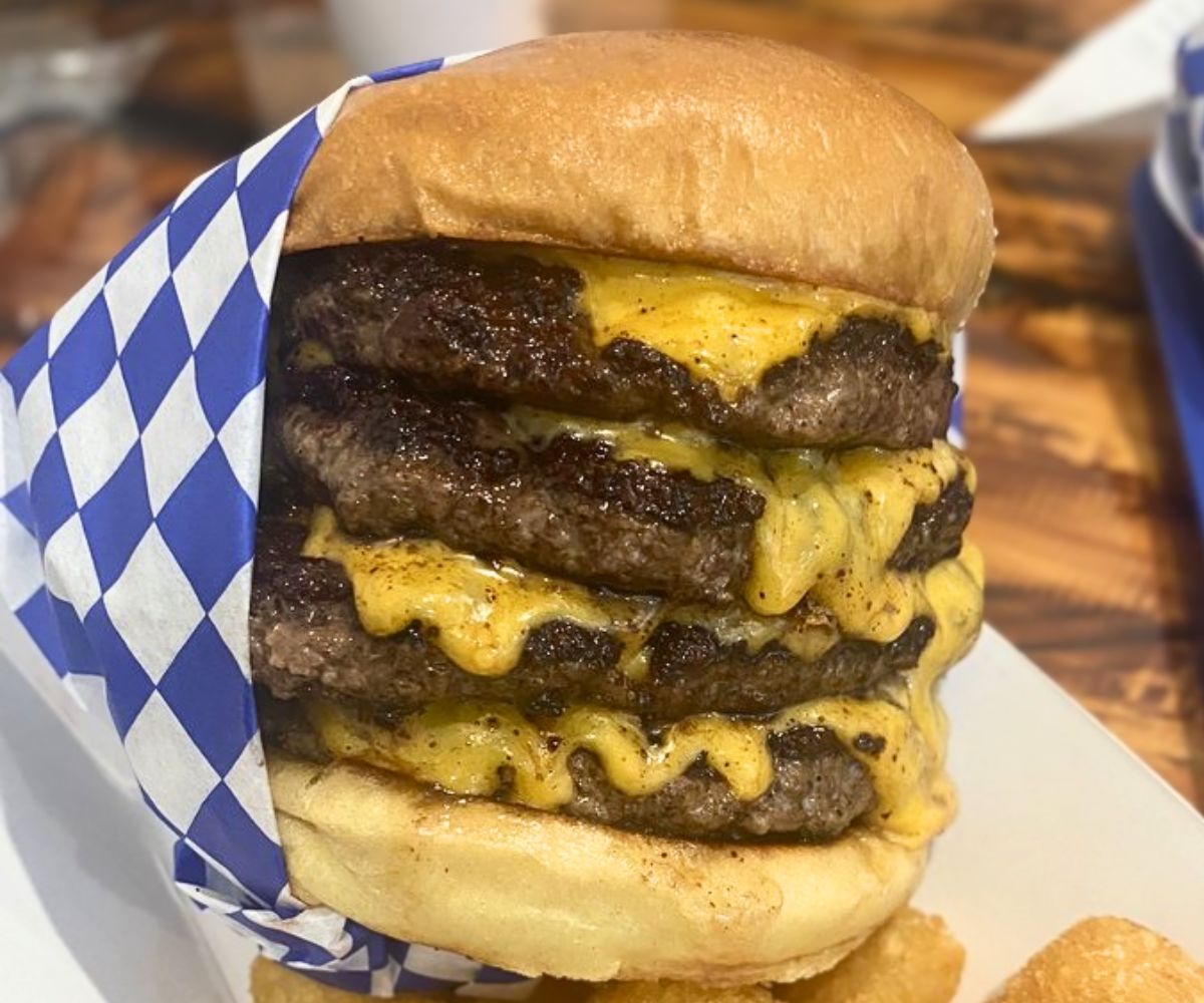 Looney Burger at Farmer's Table in Newport News, Virginia