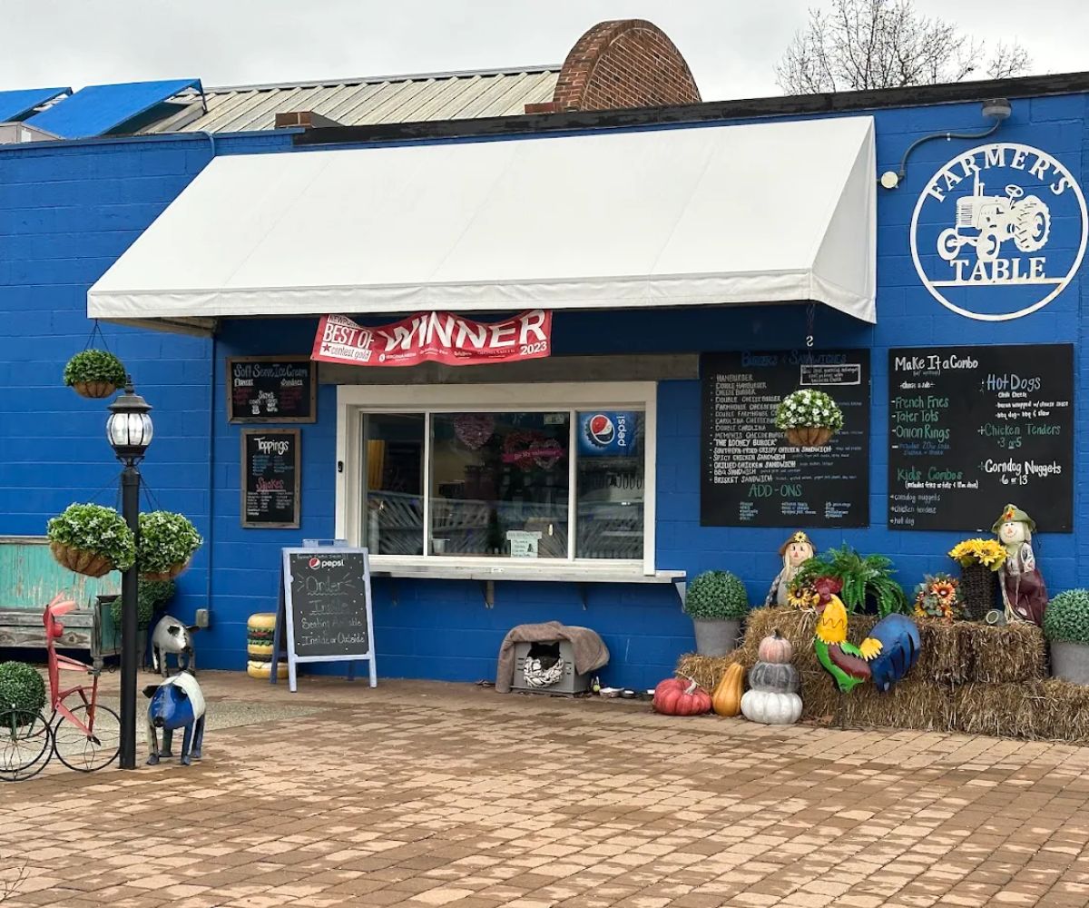 outside of Farmer's Table in Newport News, VA