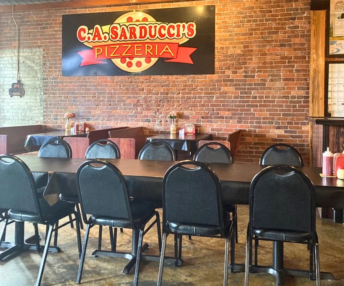 interior of C.A. Sarducci's Pizzeria in Gulfport, MS