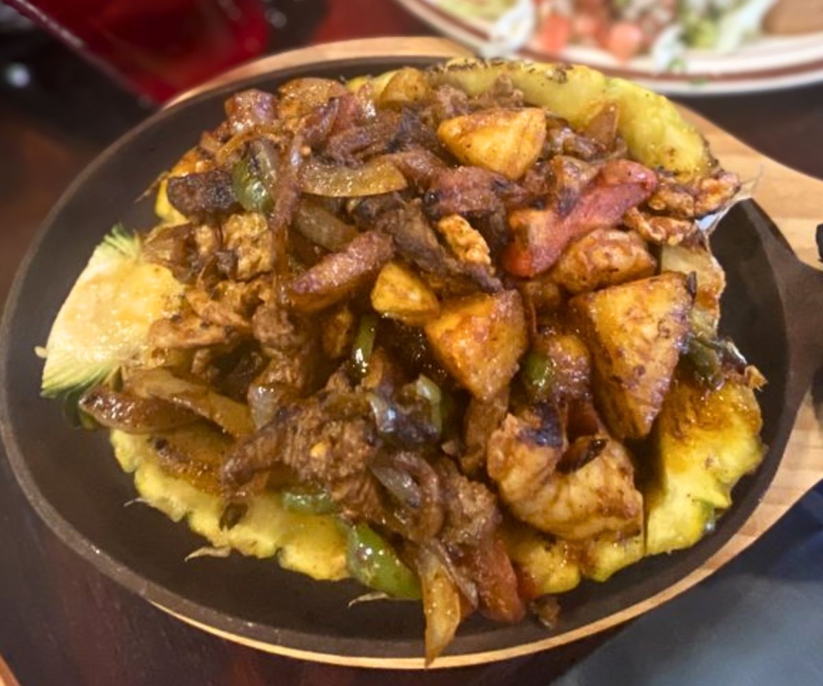 Hawaiinas Fajitas at La Herencia Mexican Grill in Midwest City, OK