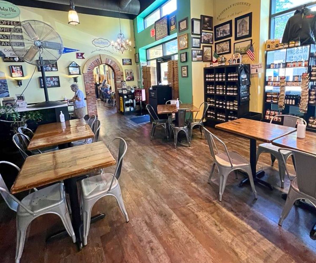 interior of Pasquale's Neighborhood Pizzeria in Rochester, Minnesota