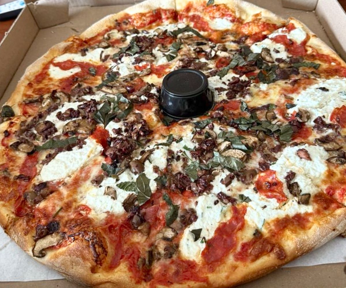 Vinny P Pie at Pasquale's Neighborhood Pizzeria in Rochester, Minnesota