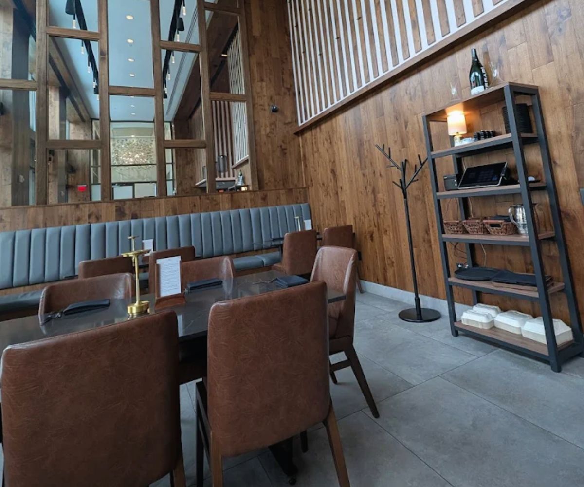 dining area at aragon tavern in lincoln, ne