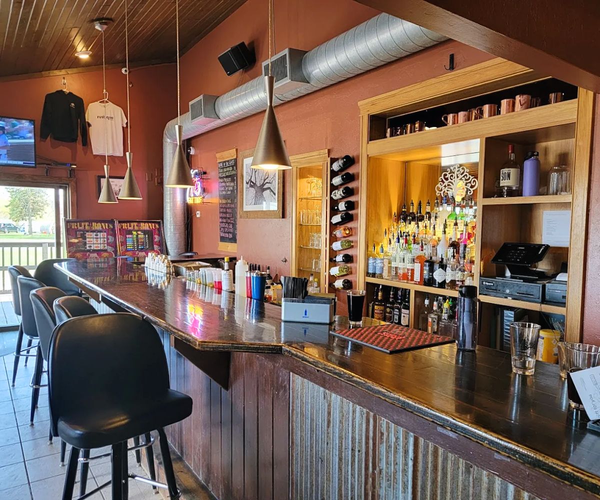 Inside of Rustique Pizzeria + Lounge in Green Bay, Wisconsin