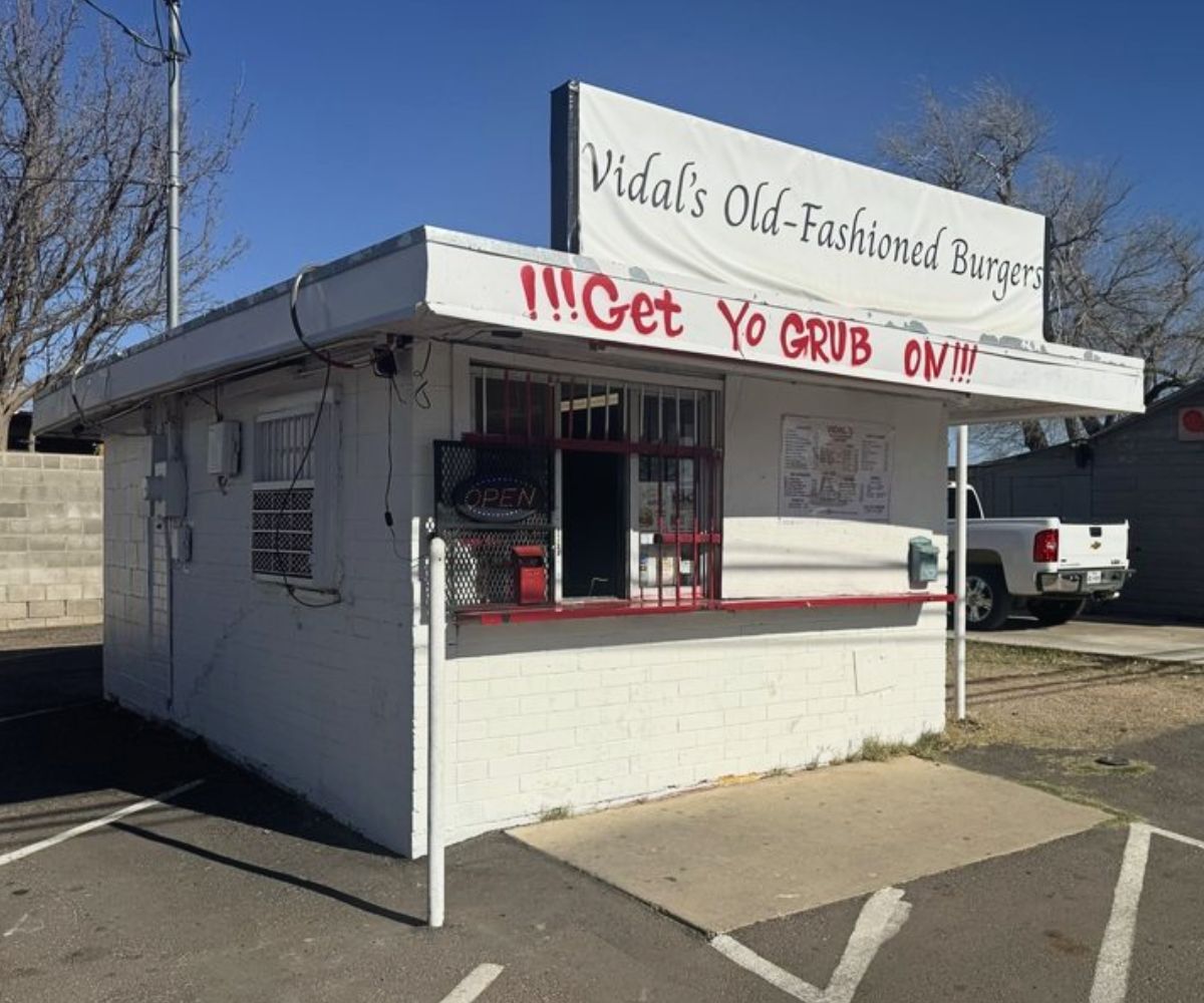 Outside of Vidal's Old-Fashioned Burgers in Midland, TX