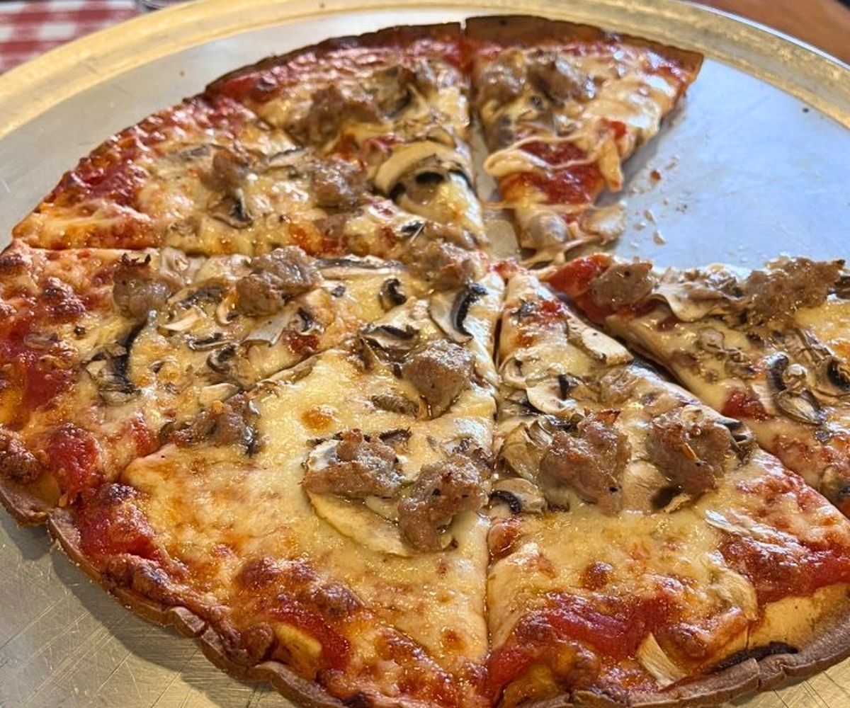Cauliflower-crust pizza at Smiling with Hope in Reno, Nevada