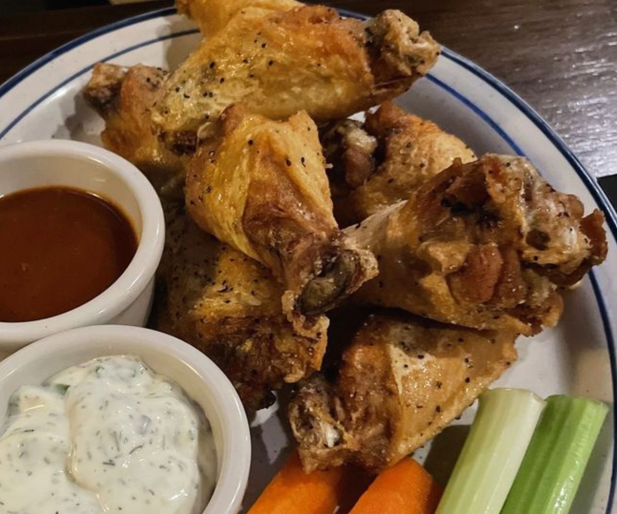 chicken wings at whiskey & the wolf in toledo, oh