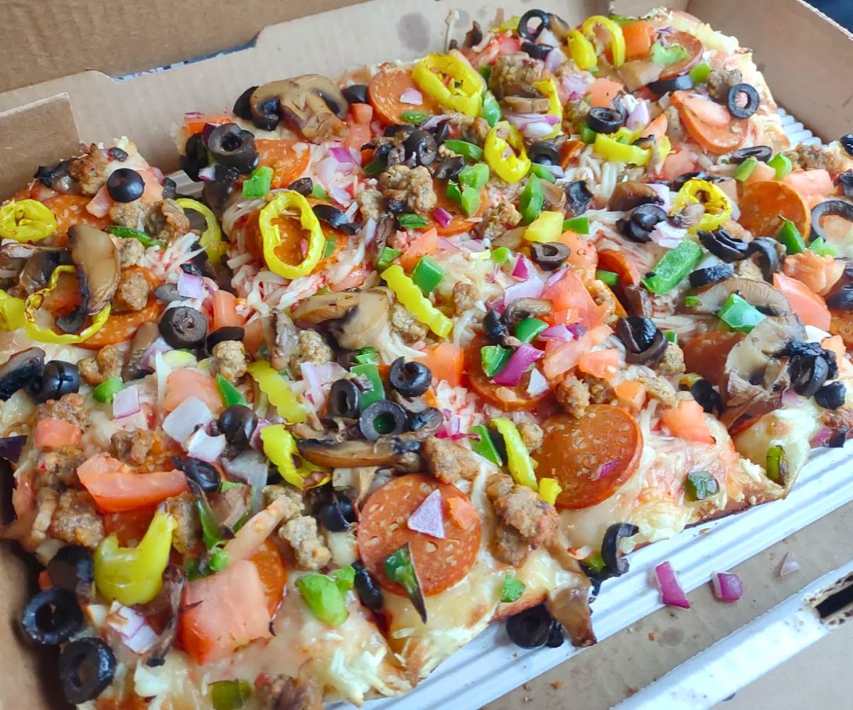 Everything Pizza at Johnny Z's in St. Clare Shores, Michigan