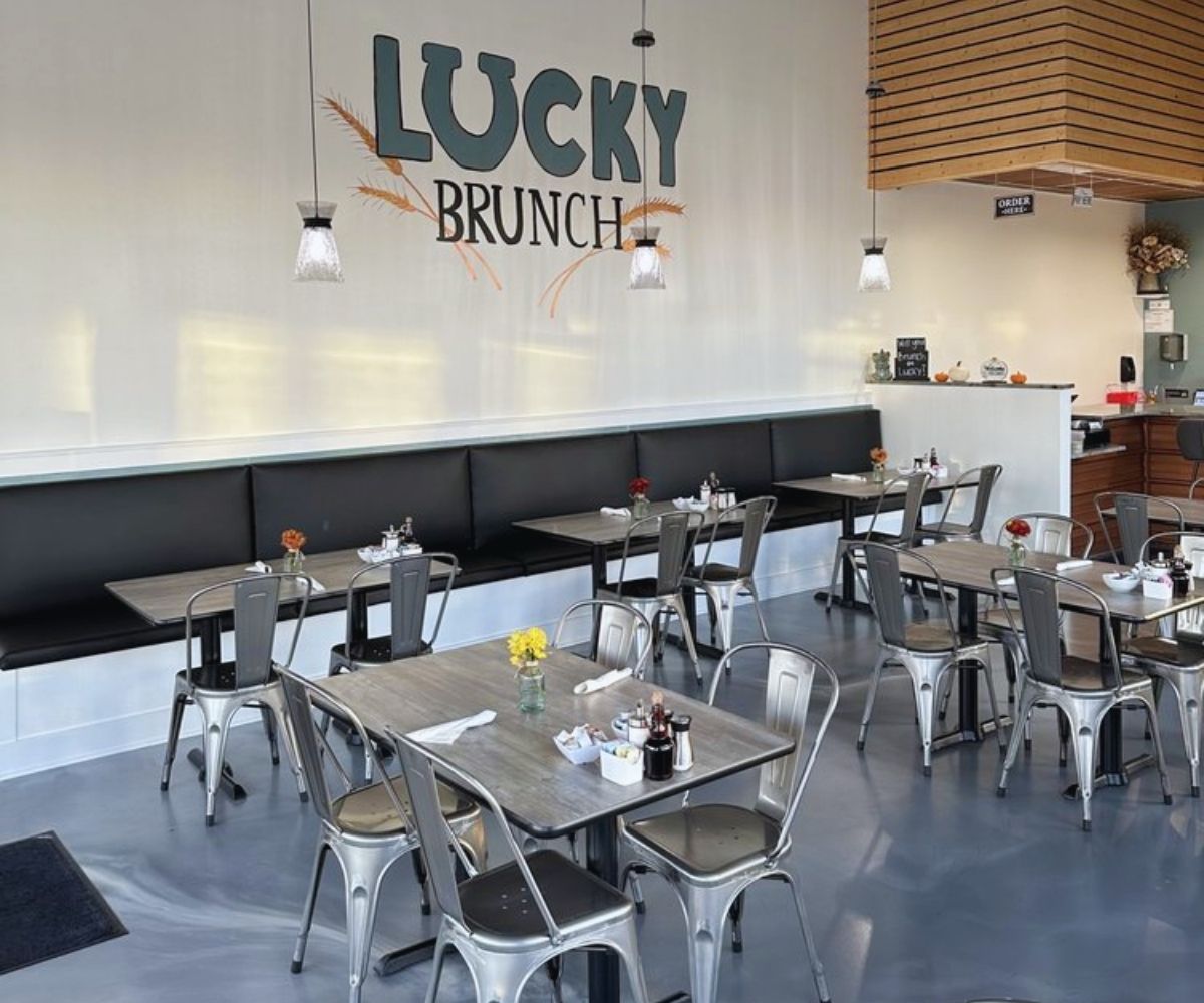 dining area at Lucky Brunch in Sterling Heights, Michigan